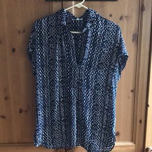 DR2 Blue pattern short sleeve blouse